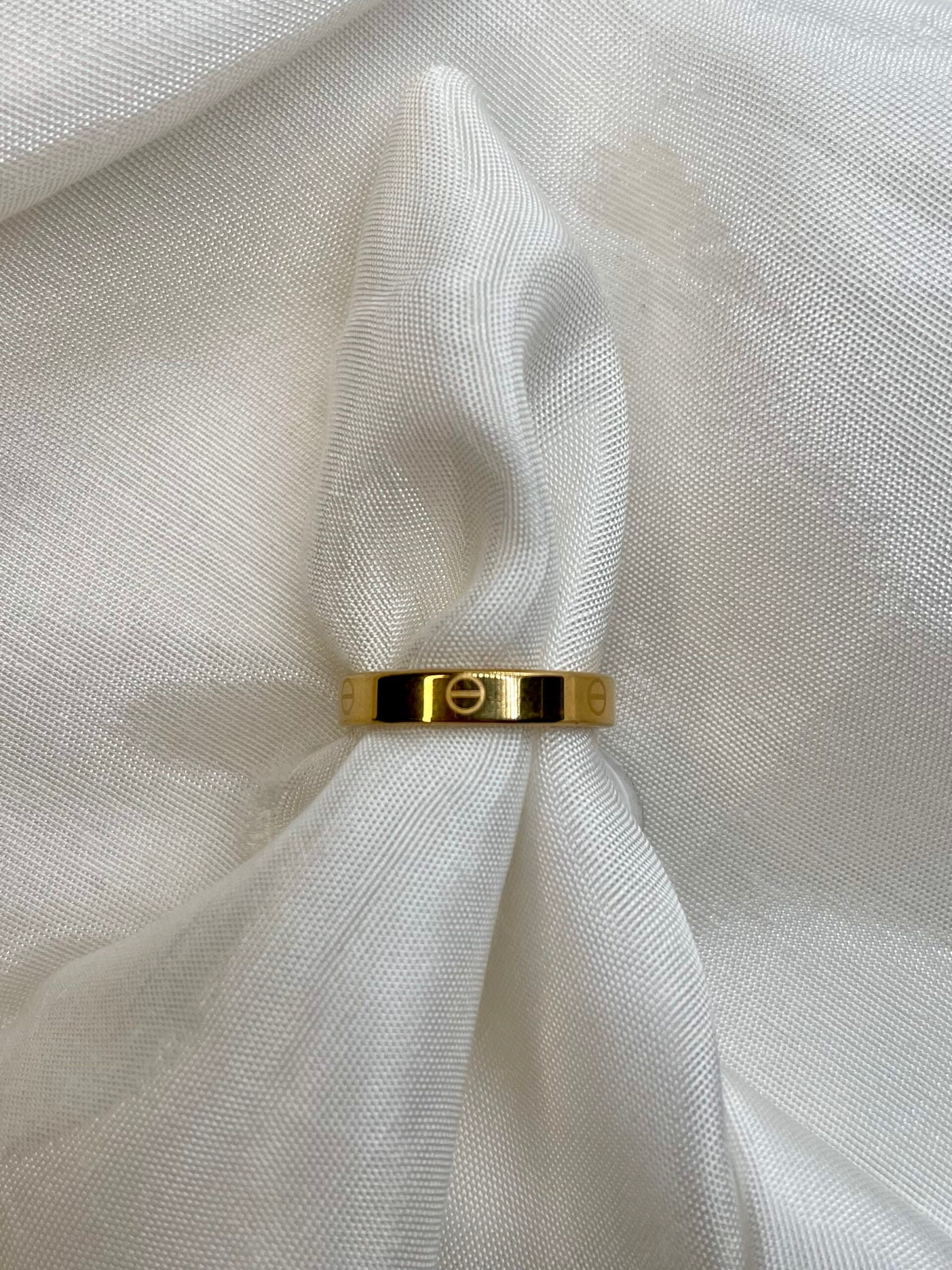 Isa Gold Ring